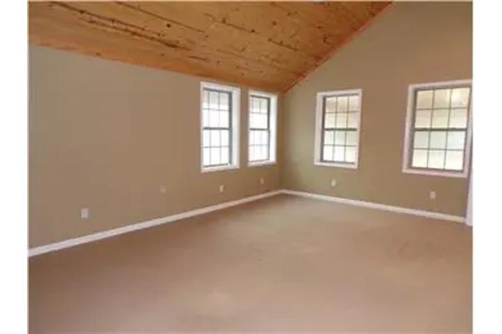 $2500 : Rental property with 3 bedro image 10