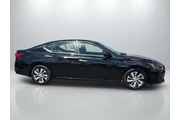 $22699 : Nissan Altima 2023 2.5 S 4dr thumbnail