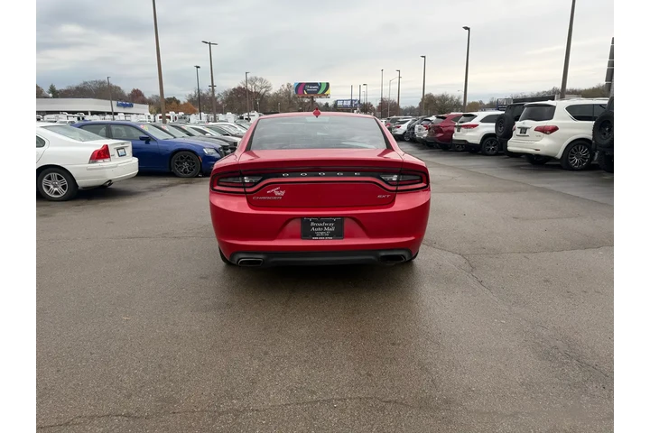 $8980 : 2015 Charger 4dr Sdn SXT RWD image 3