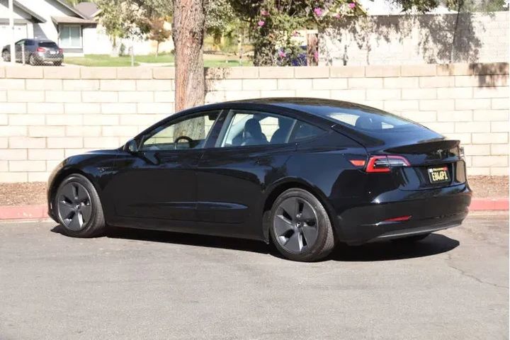 $25000 : 2021 Model 3 Standard Range P image 9