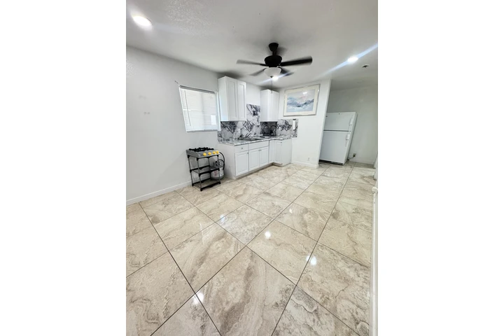 $1000 : ESTUDIOS EN RENTA image 6