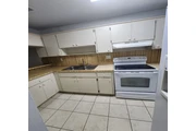 $1900 : baños, 2 con azulejos italia thumbnail