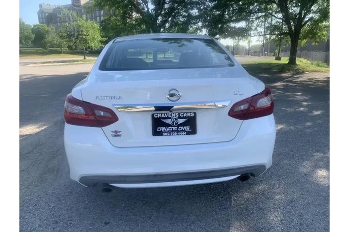 $8995 : 2018 Altima 2.5 SL image 10