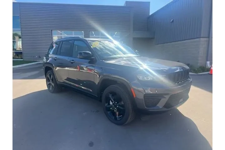 $28271 : Jeep Grand Cherokee 2023 4x4 image 3