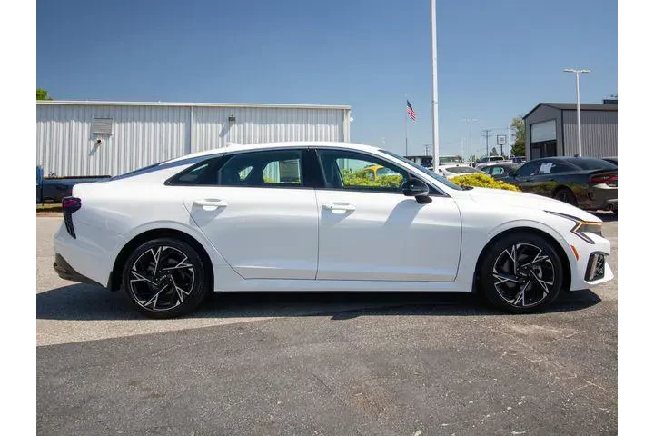 $28486 : Kia K5 2025 GT-Line 4dr Seda image 2