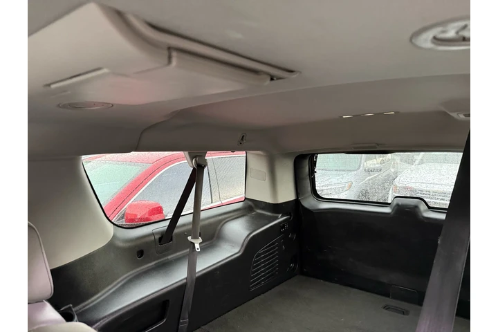 $9996 : 2020 Suburban 2WD LT image 10