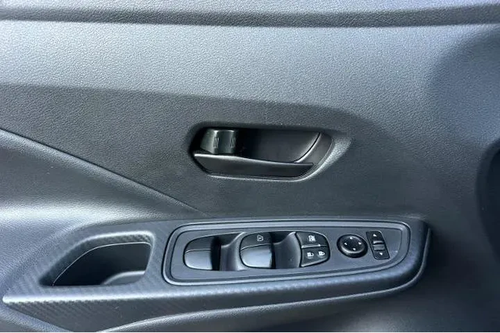 $17995 : Nissan Versa 2024 S 4dr Seda image 10