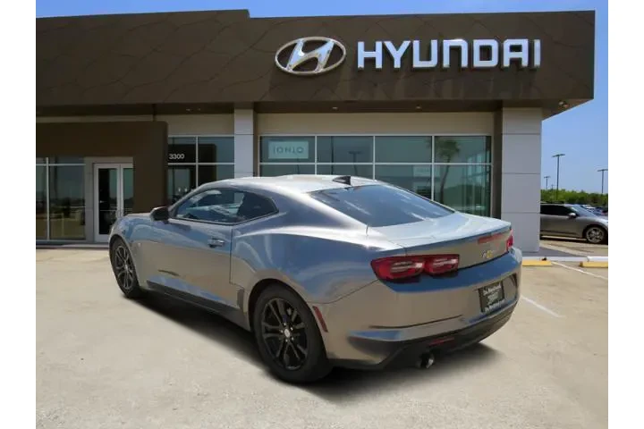 $22491 : Chevrolet Camaro 2019 LS 2dr image 2