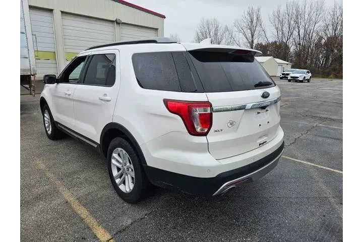 $10500 : Ford Explorer 2017 XLT 4dr S image 7