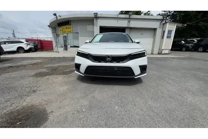 $21577 : Honda Civic 2023 LX 4dr Hatc image 9