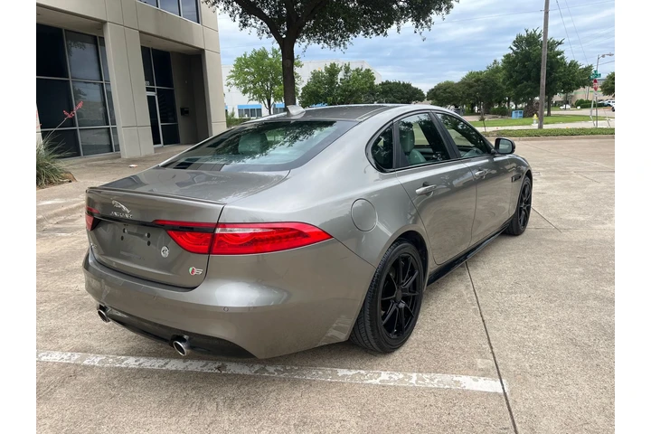 $18490 : 2017 XF S image 9