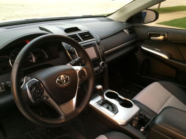 $8300 : **2014 TOYOTA CAMRY SE SPORT** image 4