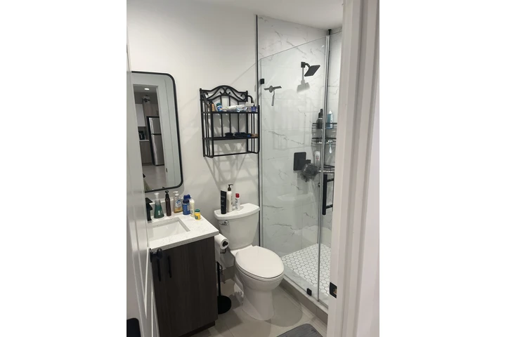 $1400 : Studio 1 bedroom 1 bathroom image 3