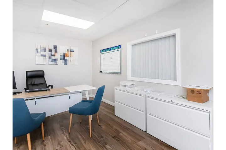 $1000 : One bedroom apartment image 5