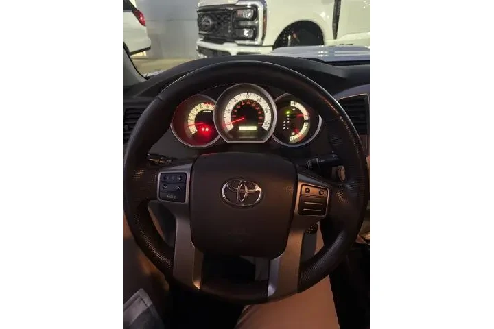 $20324 : Toyota Tacoma 2013 4x4 V6 4d image 9