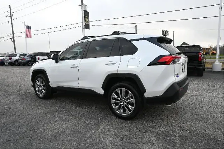 $30981 : Toyota RAV4 2024 XLE Premium image 6