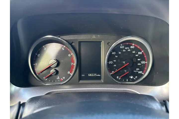 $17495 : 2017 RAV4 SE image 10