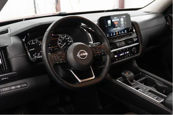 $26295 : Nissan Pathfinder 2022 SL 4d image 3