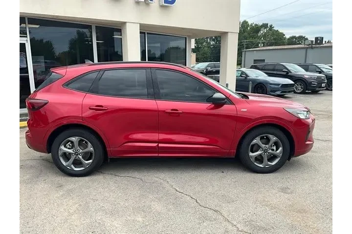 $25557 : Ford Escape 2024 ST-Line 4dr image 2