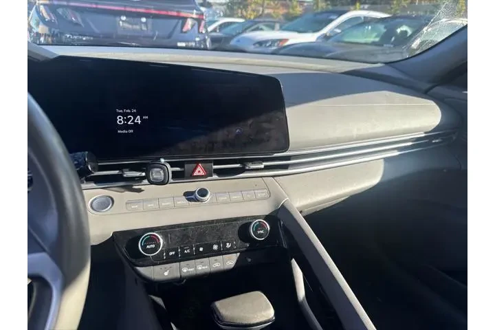 $18499 : Hyundai ELANTRA 2023 SEL 4dr image 8