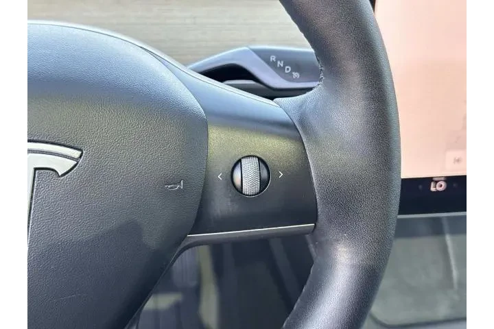 $31800 : Tesla Model Y 2022 AWD Long image 10