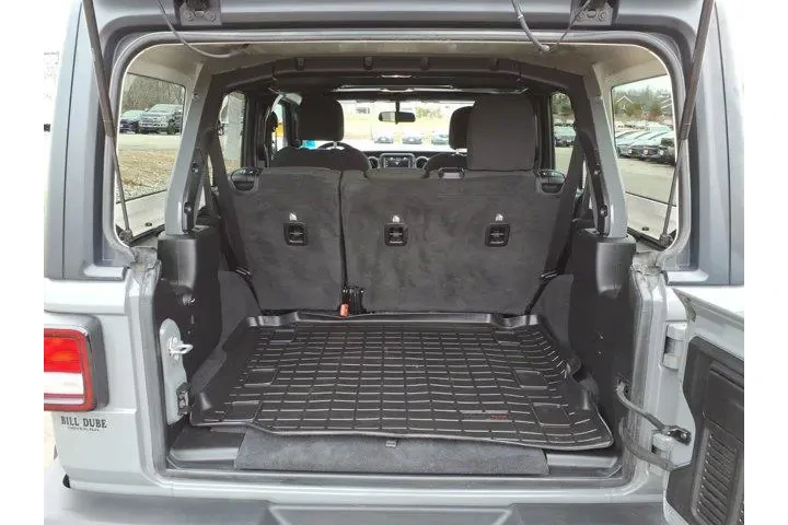 $24525 : Jeep Wrangler Unlimited 2021 image 9