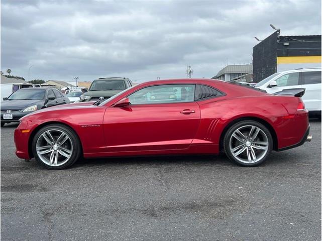 2015 Chevrolet Camaro image 2