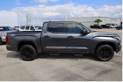 $39592 : Toyota Tundra 2023 4x4 SR5 4 thumbnail