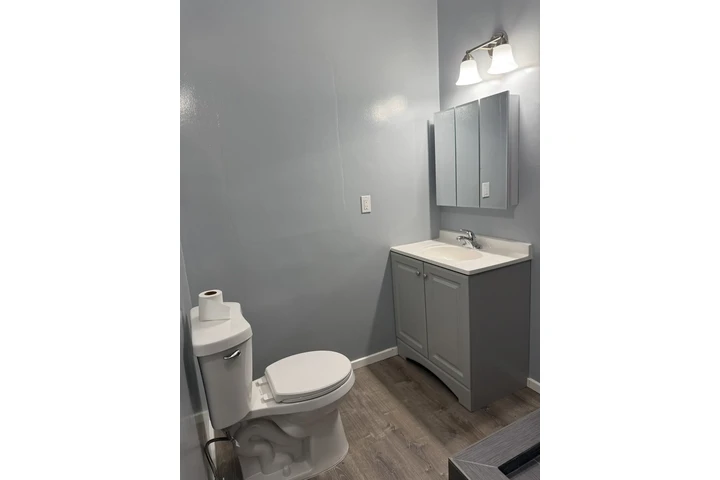 $2750 : 2 habitaciones y 1 baños- Casa image 10