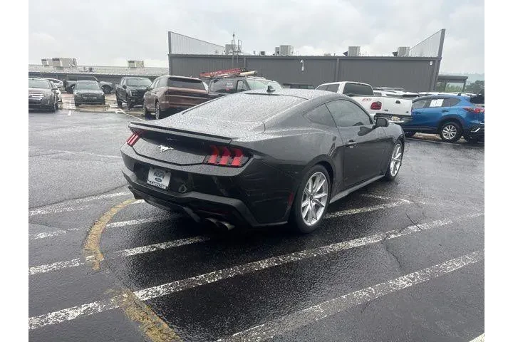 $30990 : Ford Mustang 2024 EcoBoost 2 image 6
