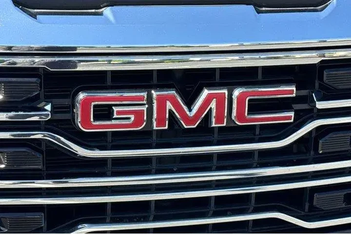 $37184 : GMC Sierra 1500 2025 4x2 SLT image 8