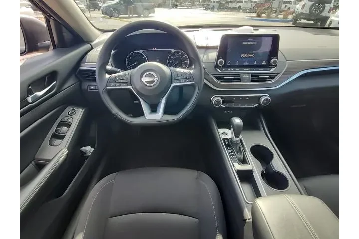 $21698 : Nissan Altima 2025 2.5 SV 4d image 8