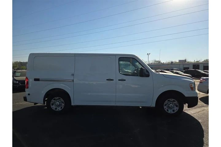 $14995 : 2017 NV Cargo 1500 SV image 6