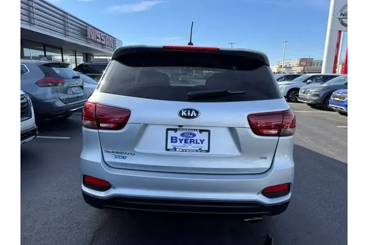 $12890 : Kia Sorento 2020 S V6 4dr SU image 5