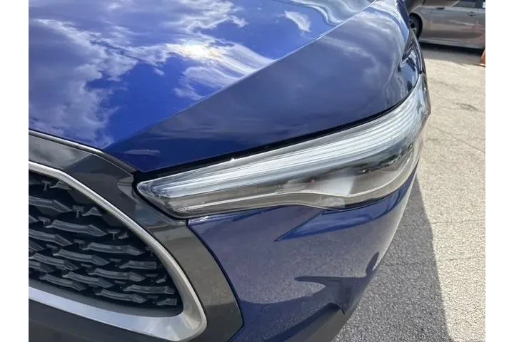 $27988 : Toyota Corolla Cross 2024 AW image 9