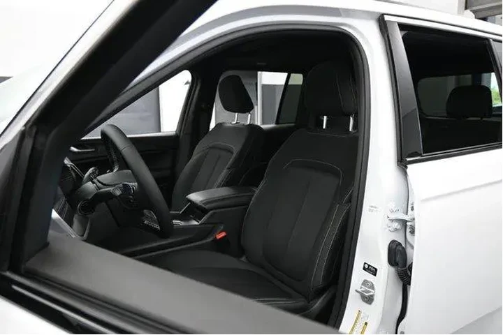 $33000 : Jeep Grand Cherokee 2025 4x2 image 10