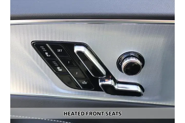 $31390 : Cadillac LYRIQ 2024 AWD Tech image 5