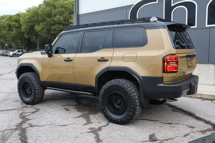 $79988 : 2024 Land Cruiser image 6