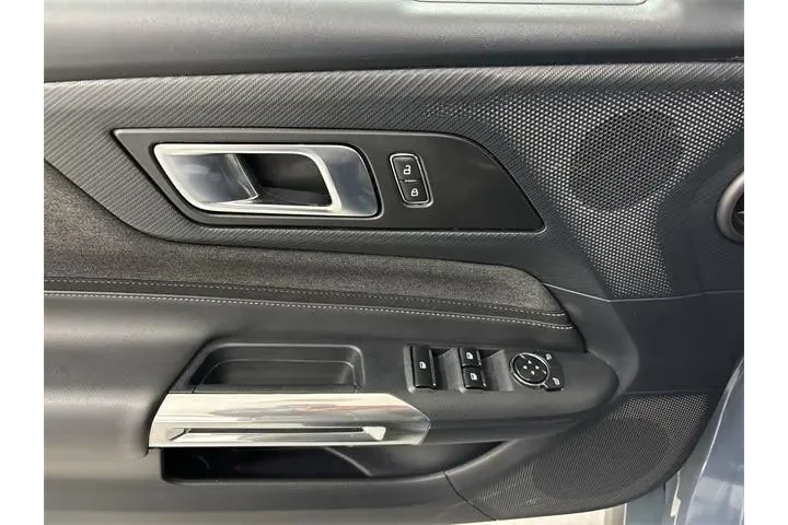 $27200 : Ford Mustang 2024 EcoBoost 2 image 5