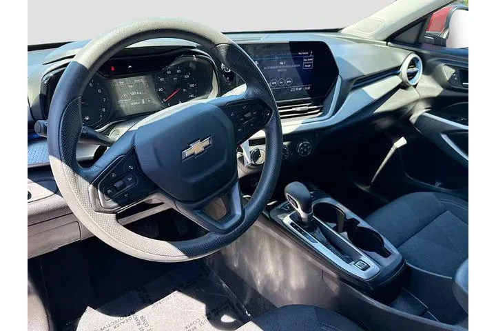 $17753 : Chevrolet Trax 2024 LS 4dr C image 9