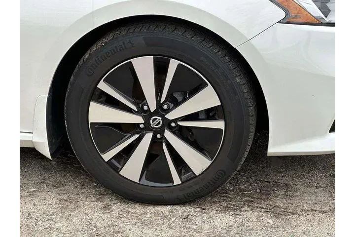 $14995 : Nissan Altima 2020 2.5 SV 4d image 6