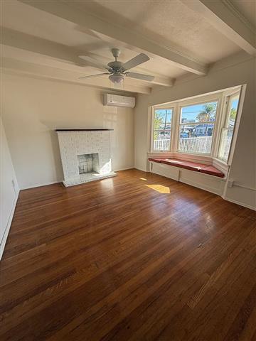 $800 : 2BD 1BA HOME image 2