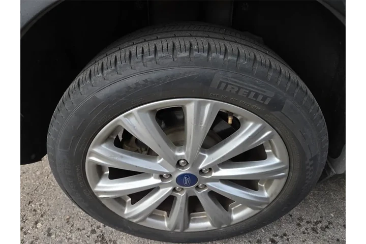 $12988 : Ford Escape 2017 Titanium 4d image 6