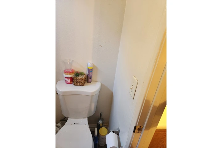 $750 : FONTANA- CUARTO DE RENTA image 7