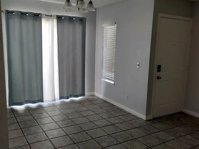 $2700 : Move-In Ready 3-Bedroom image 5