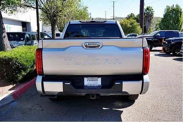 $39876 : Toyota Tundra 2023 4x2 Limit image 9