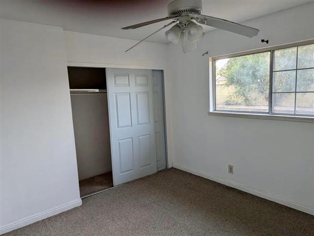 $1200 : Nice 3 Bedroom 2 bath image 7