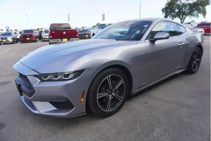 $31988 : Ford Mustang 2024 EcoBoost P image 1