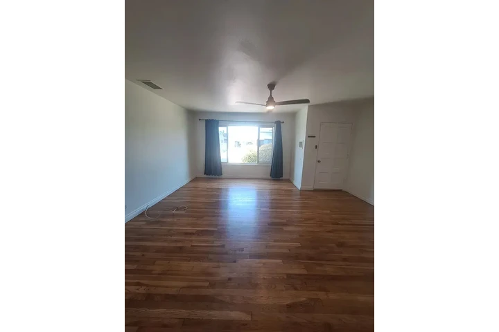 $900 : Beautiful Home...LAKEWOOD,CA image 2