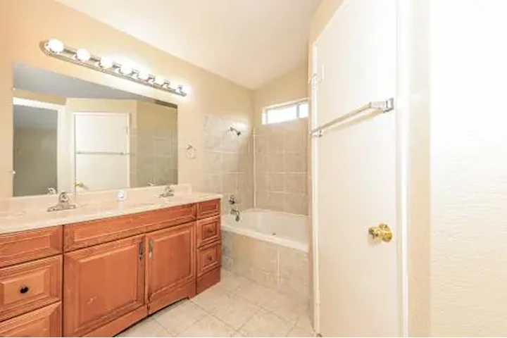 $3559 : Suitable Abode image 7